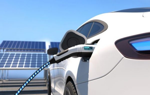 Lataustaukojen uusi kulttuuri: miten sähköautoilu muuttaa suomalaista liikkumista?